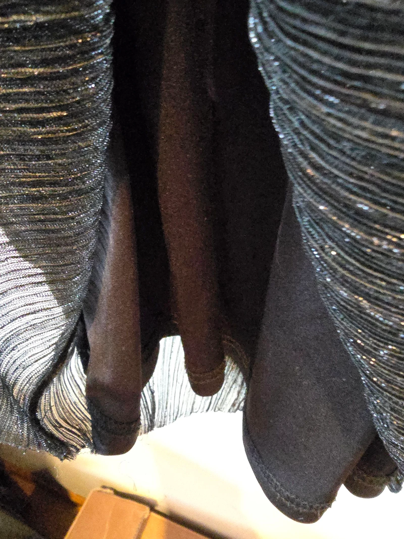 Robe noire plissée brillante de Stradivarius – photo 6